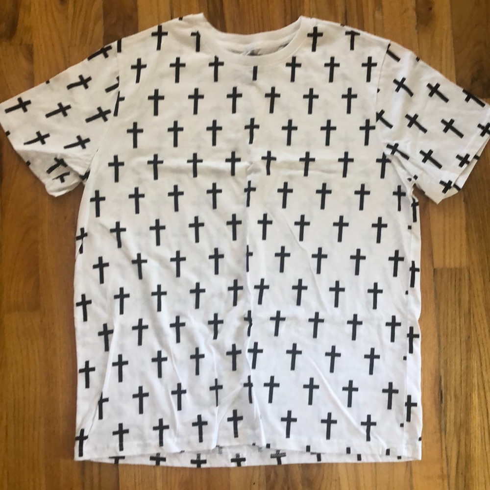 Cross t shirt Forever 21 large brand new no tag